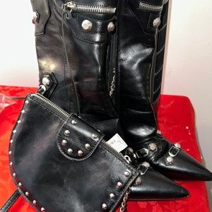 Pointy Boots plus bonus purse to go with
